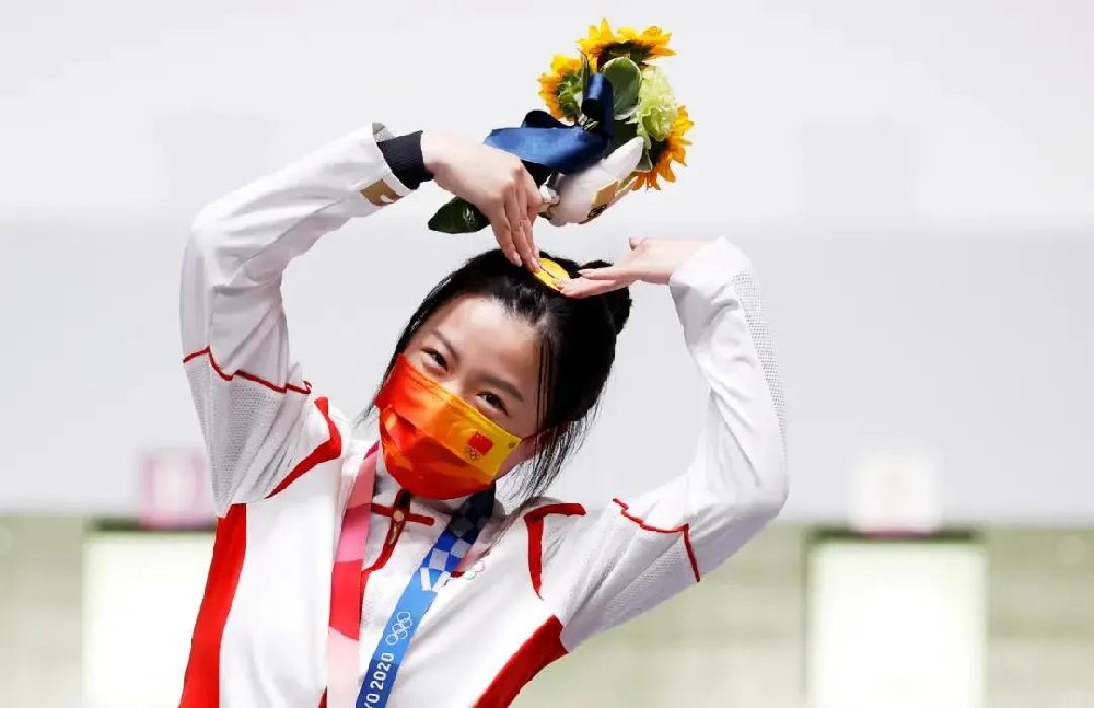 “00后”小将杨倩东京奥运会女子10米气步枪冠军，她是怎么上清华的？