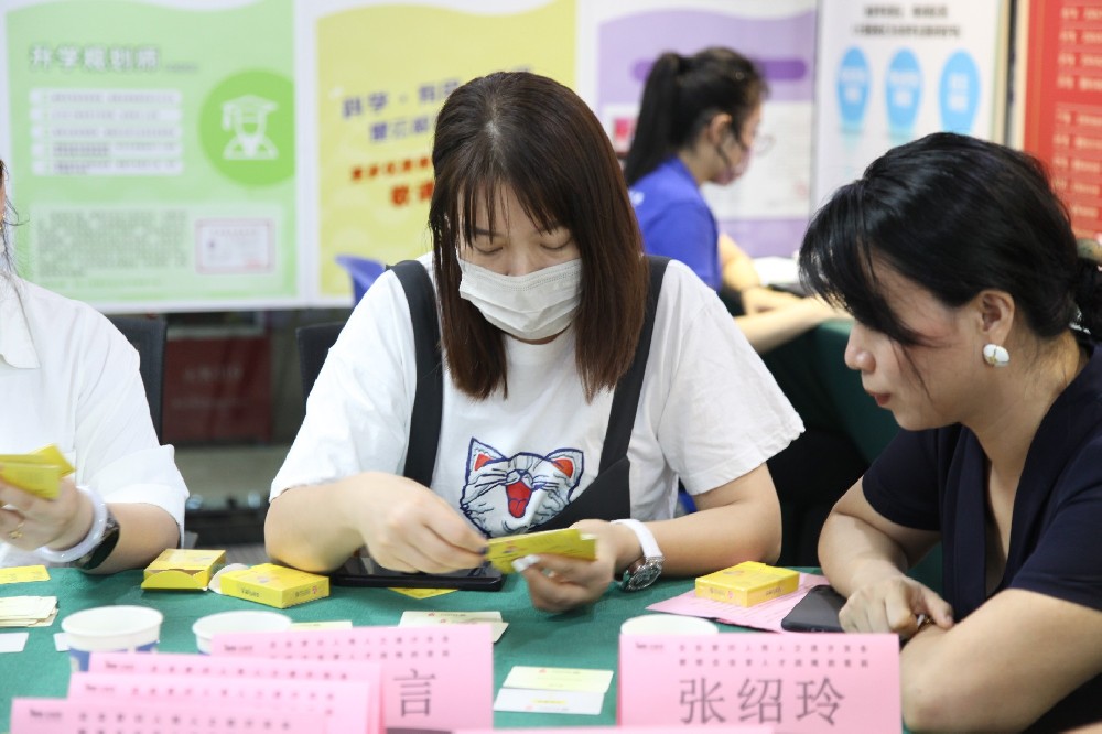 铭智万博云鲸灵为妇女创业就业开设妈妈岗，同时提升家庭教育服务